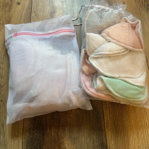 Bundle of Reusable & Disposable Nursing Pads - Picture 1 of 4